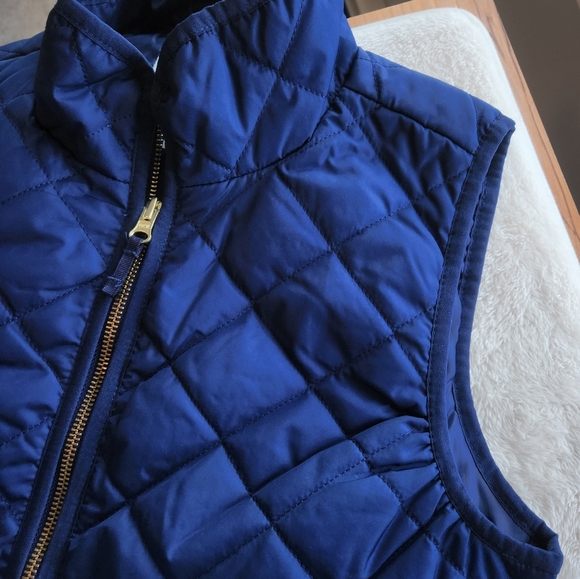 Old Navy quilted blue vest - Picture 7 of 9